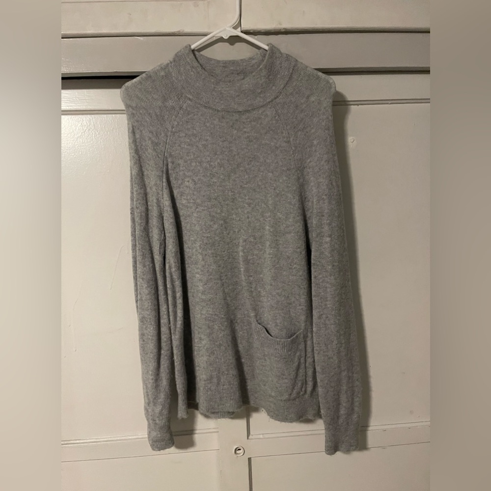 100% Cashmere Halogen sweater with pocket detail